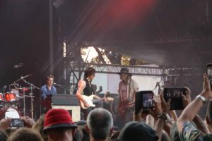 Jeff Beck et Johnny Depp au festival Jardin sonore de Vitrolles le 23 juillet 2022