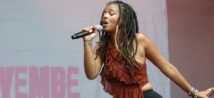 Camille Yembe au festival Jardin sonore de Vitrolles en juillet 2025