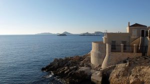 Vers la corniche de Marseille