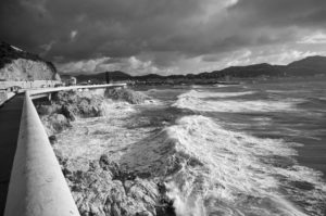 Tempête sur la corniche de Marseille