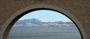 Vue de la plage de Corbières à Marseille