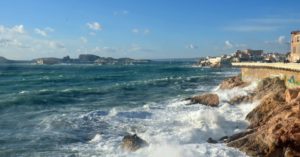 Tempête sur la corniche de Marseille